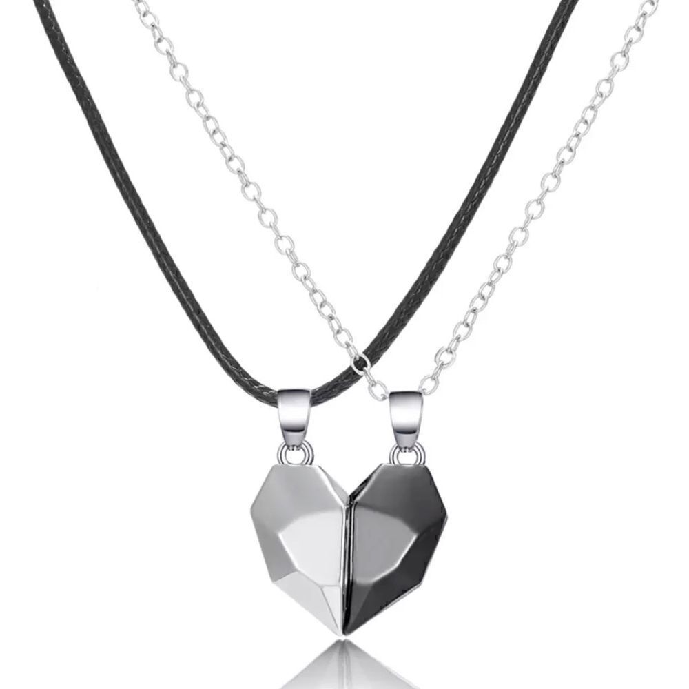 ⭐️Black And Silver Magnetic Heart ❤️ Necklace